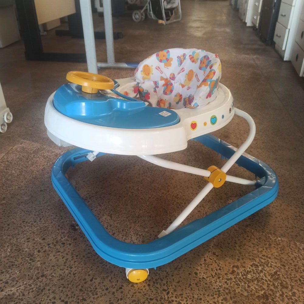 Andador infantil com regulagem de altura novo